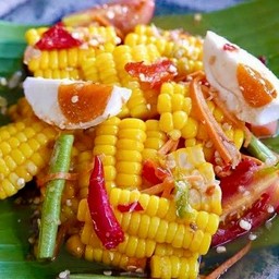 ตำข้าวโพดไข่เค็ม