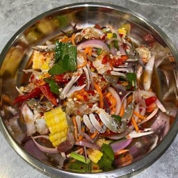 ส้มตำยำแซ่บ