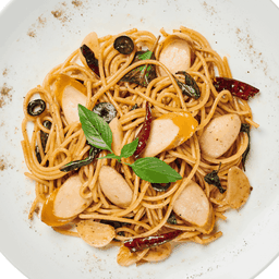 สปาเก็ตตี้ไส้กรอก ผัดพริกแห้ง