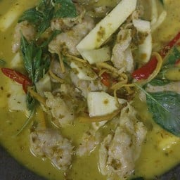 แกงเขียวหวานลูกชิ้นปลากราย