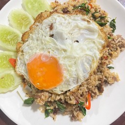 ข้าวกะเพราคลุก เนื้อ