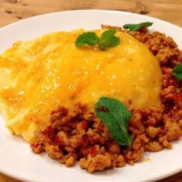 ข้าวไข่ข้นกระเพราหมูสับ