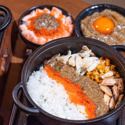 ชุดข้าวผัดมันปู