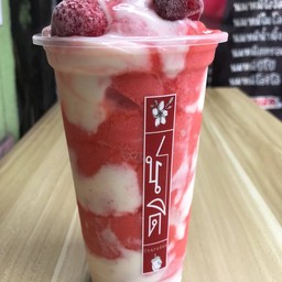 สตอร์เบอร์รี่โยเกิร์ตปั่น  แก้ว 20 ออนซ์