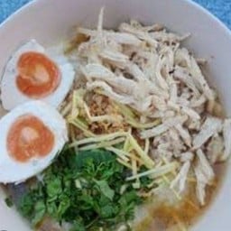 โจ๊กไก่ฉีก ไข่เค็ม(น้ำซุปกระดูกหมู)