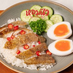 ข้าวปลาสลิดไข่ต้ม + น้ำปลาพริกสูตรเด็ด