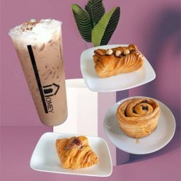 Uniique Cafe อัสสัมชัญ-หนองยายบู่