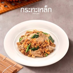 เส้นใหญ่ผัดซีอิ๊วหมูชีวา