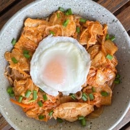 เส้นบุกหมูผัดกิมจิ