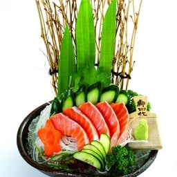 413.SALMON SASHIMISalmon Sashimi