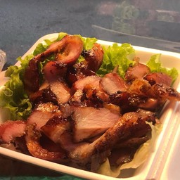 ส้มตำ หมูกรอบ เเยกปั้มดาว