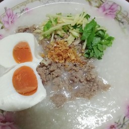 โจ๊กหมูรวม ใส่ไข่เค็ม