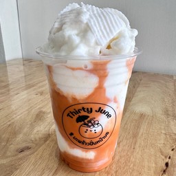 มะพร้าวน้ำหอมชาไทยปั่น