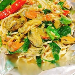 สปาเก็ตตี้ผัดฉ่าหอยแมลงภู่แกะ