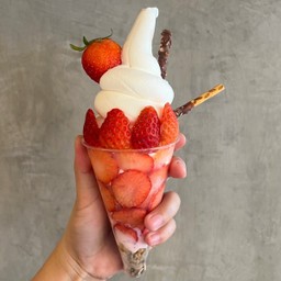Hokkaido milk & Strawberry