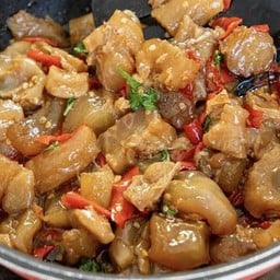 กะเพราเอ็นแก้วล้วน(กับข้าว)