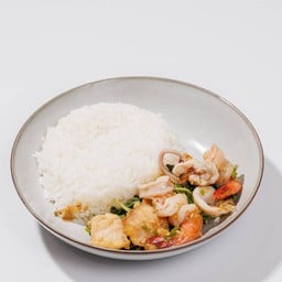 ข้าวราดกระเพราทะเล