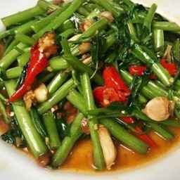 ผัดบักบุ้งไฟแดง