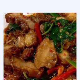 กระเพราหมูกรอบ