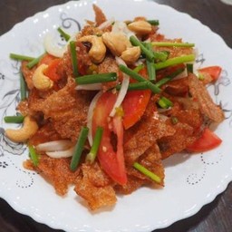 ยำมะม่วงหมูแผ่น