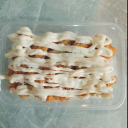 ข้าวไก่กรอบราดซอสซาวครีมหัวหอม