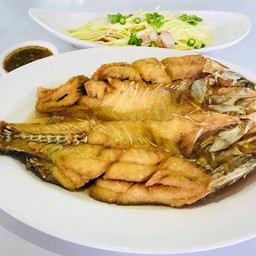ปลากะพงทอดน้ำปลา+ยำมะม่วง