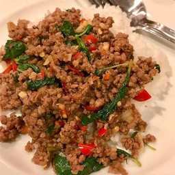 กระเพราหมูสับ