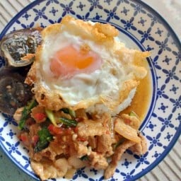 ครัวต้นไผ่-โครตกระเพรา ลำพยา