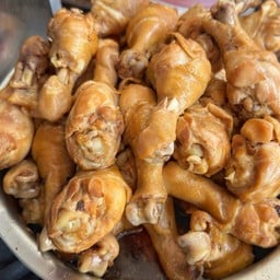 ก๋วยเตี๋ยวไก่พี่เพ็ญ ทองหล่อ25