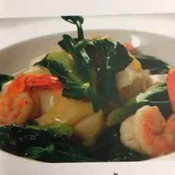ราดหน้าคะน้าฮ่องกง เนื้อ กุ้ง
