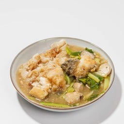 ก๋วยเตี๋ยวราดหน้าปลากะพง