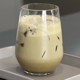 Iced Houjicha latte