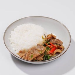 ข้าวราดกระเพราเนื้อ