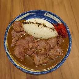 ข้าวแกงกะหรี่ลี้นวัว