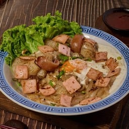 ไทยแท้เตี๋ยวคั่วแฮมไข่เยิ้ม