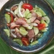 ยำคอหมูย่าง หรือ ยำเนื้อย่าง