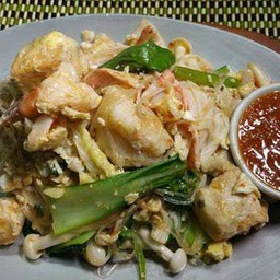 สุกี้แห้ง หมูกุ้ง ปลาหมึก รวมมิตร