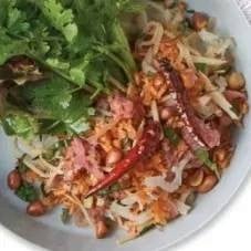 ข้าวทอดแหนมเมือง