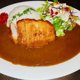 DEMIGLACE CURRY WITH PORK CUTLET