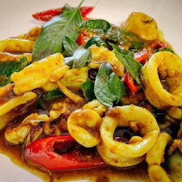 ข้าวเนื้อสัตว์ผัดพริกแกงใต้