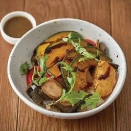 สลัดผักย่าง