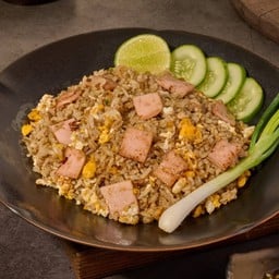 ไทยแท้ข้าวผัดไฟลุกแฮม