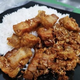 หมูกรอบกระเทียม