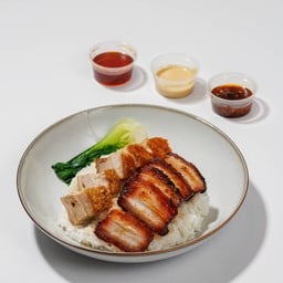 ข้าวคอมโบหมูแดง+หมูกรอบ+ไข่ต้ม