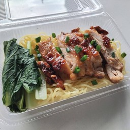 MN ก๋วยเตี๋ยวคั่วไก่