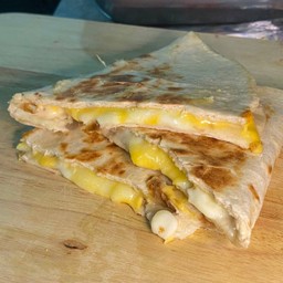 Cheesy Quesadillas ชีสซี่เคซาดิญ่า