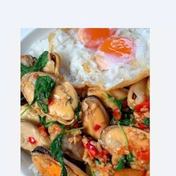 ข้าวกระเพราหอยแมลงภู่