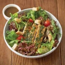 สลัดไก่เพสโตย่างน้ำสลัดบัลซามิค