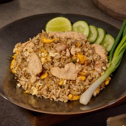 ไทยแท้ข้าวผัดไฟลุกไก่