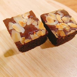 บราวนี่ อัลมอนด์ (2 ชิ้น)